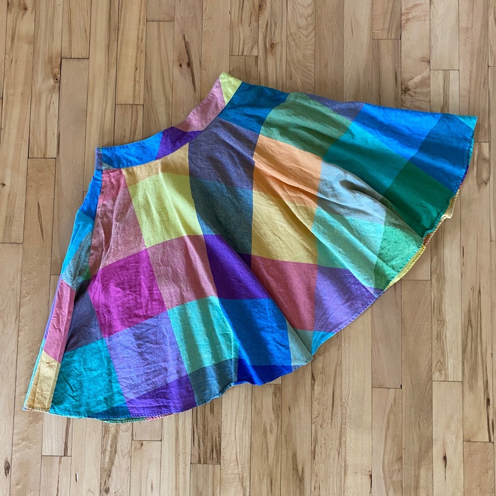 Multicolored plaid Liz Claiborne circle skirt, Size 4.